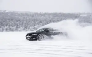 all wheel drive car driving in winter