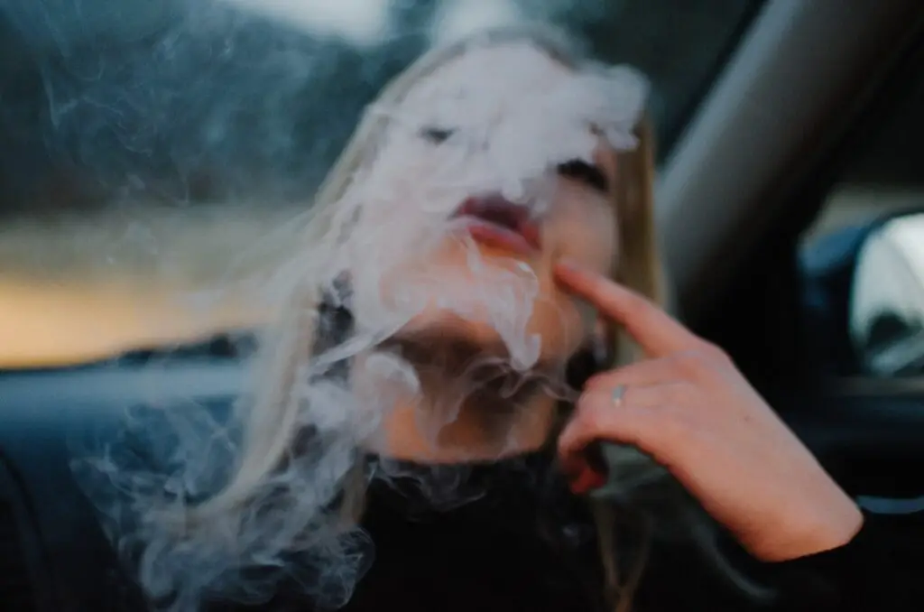 11 Tricks to Remove the Smell of Smoke from the Car